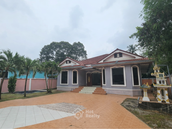 Large Land Detached House in Huay Yai, Pattaya. As-Is Sale, High ROI Renovation Opportunity